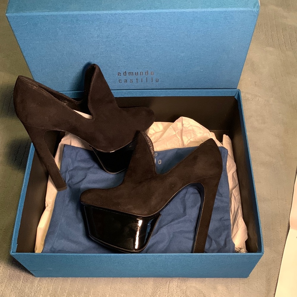 Edmundo Castillo Suede platform heels EU 35/US 5